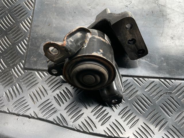 bontott HYUNDAI i40 Motor Tartó Bak Jobb