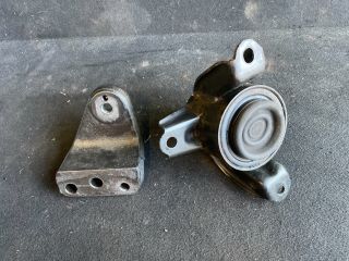 bontott HYUNDAI i40 Motor Tartó Bak Jobb