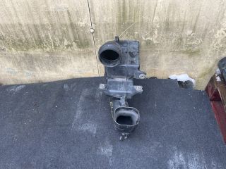 bontott HYUNDAI i40 Rezonátor