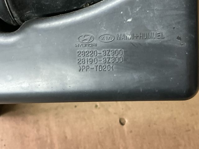 bontott HYUNDAI i40 Rezonátor