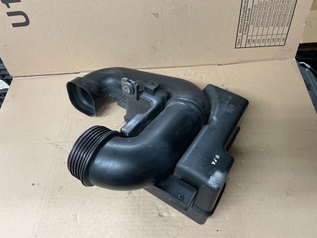 bontott HYUNDAI i40 Rezonátor