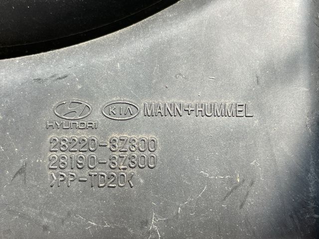 bontott HYUNDAI i40 Rezonátor