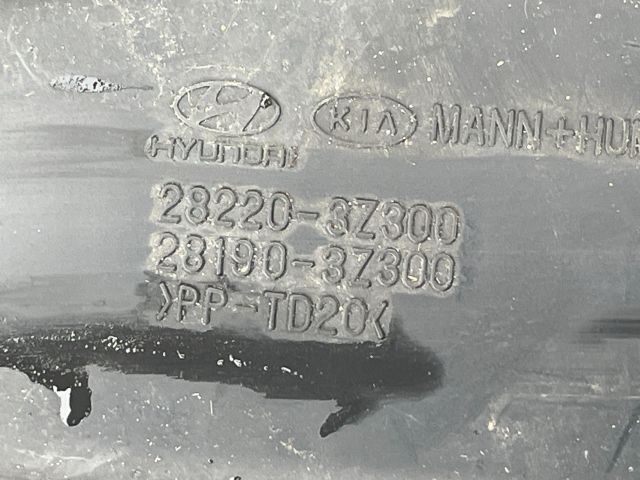 bontott HYUNDAI i40 Rezonátor