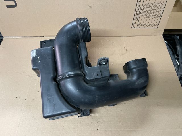 bontott HYUNDAI i40 Rezonátor