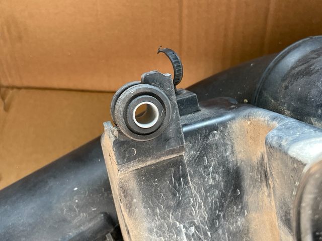 bontott HYUNDAI i40 Rezonátor