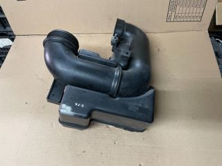 bontott HYUNDAI i40 Rezonátor