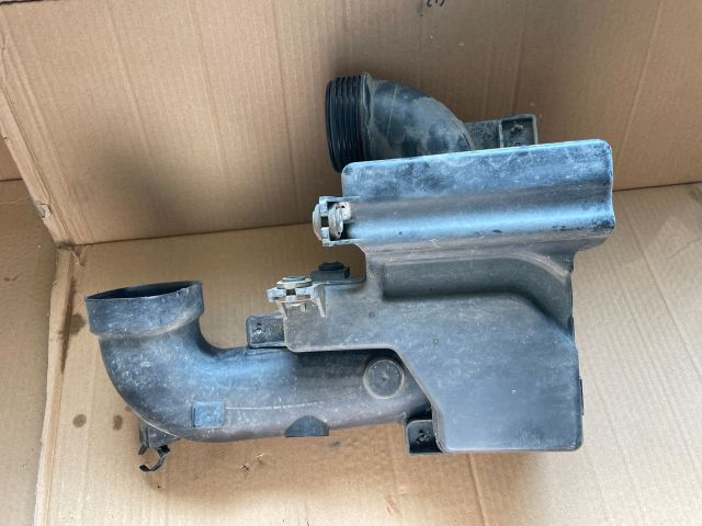 bontott HYUNDAI i40 Rezonátor