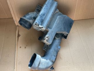 bontott HYUNDAI i40 Rezonátor