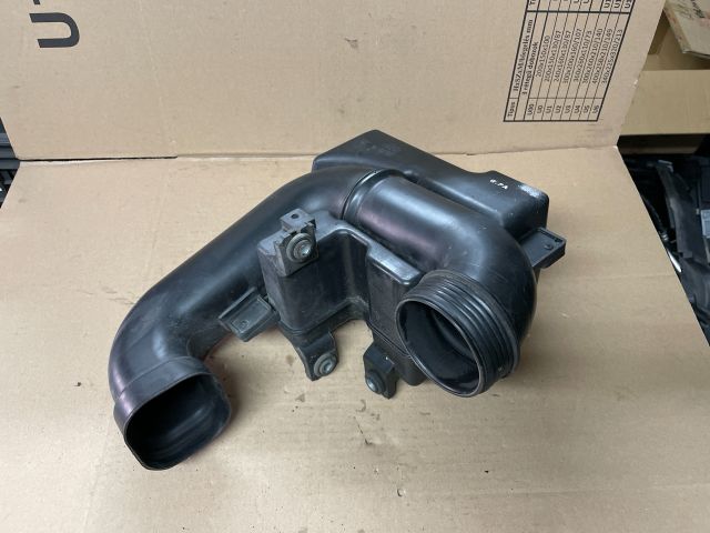 bontott HYUNDAI i40 Rezonátor