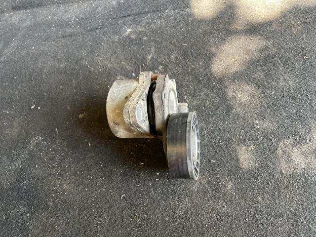 bontott HYUNDAI i40 Szíjfeszítő Görgő