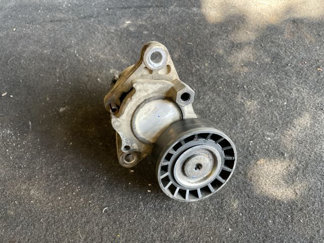 bontott HYUNDAI i40 Szíjfeszítő Görgő