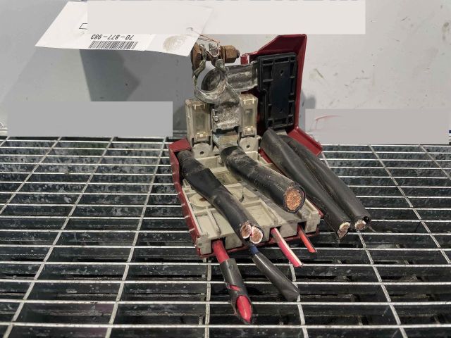 bontott HYUNDAI i40 Akkumulátor Saru