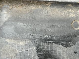 bontott HYUNDAI i40 Akkumulátor Tartó