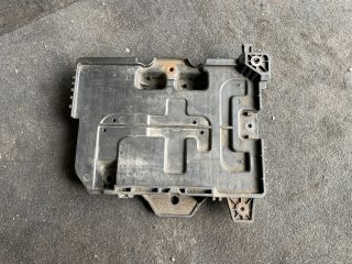 bontott HYUNDAI i40 Akkumulátor Tartó