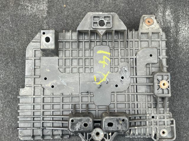 bontott HYUNDAI i40 Akkumulátor Tartó