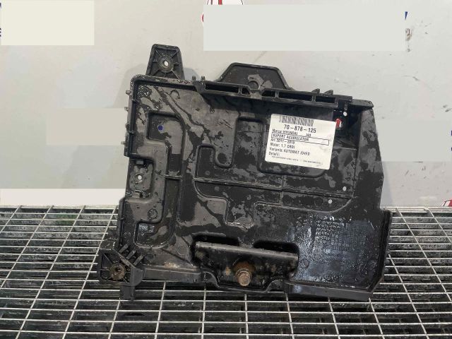 bontott HYUNDAI i40 Akkumulátor Tartó