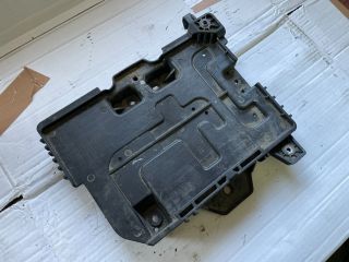 bontott HYUNDAI i40 Akkumulátor Tartó