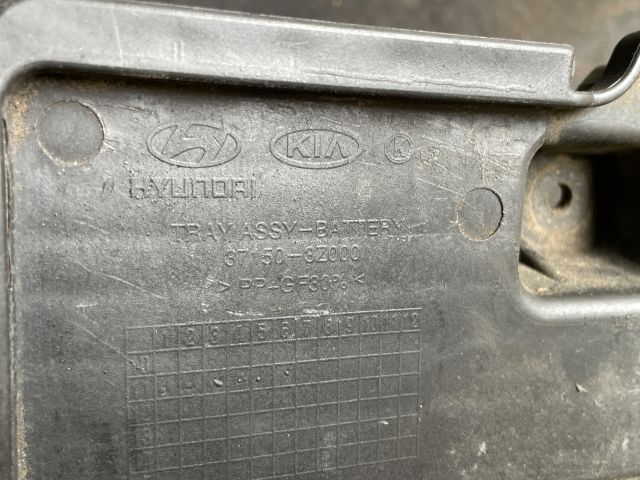 bontott HYUNDAI i40 Akkumulátor Tartó