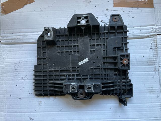 bontott HYUNDAI i40 Akkumulátor Tartó