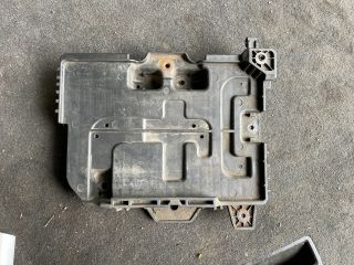 bontott HYUNDAI i40 Akkumulátor Tartó