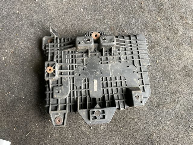 bontott HYUNDAI i40 Akkumulátor Tartó