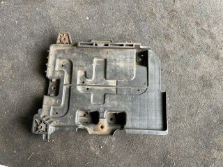 bontott HYUNDAI i40 Akkumulátor Tartó