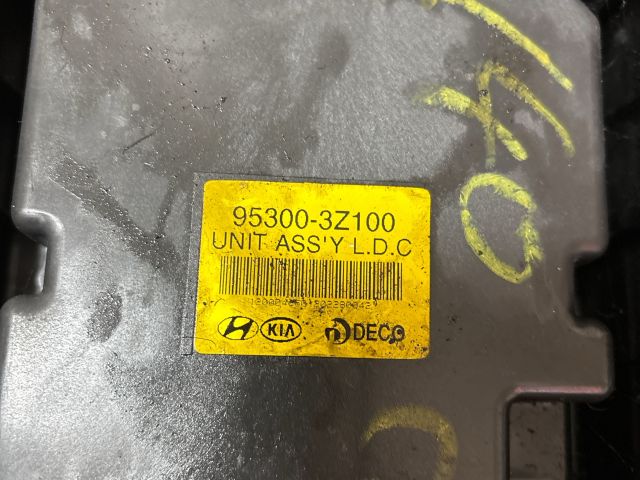 bontott HYUNDAI i40 Akkumulátor Vezérlő Panel