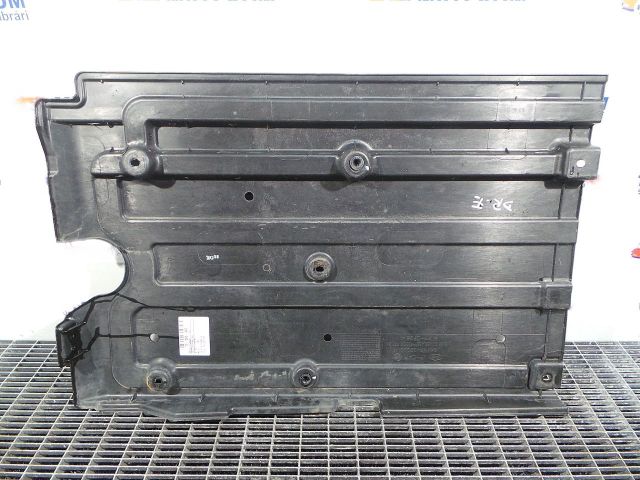 bontott HYUNDAI i40 Alsó Motorburkolat