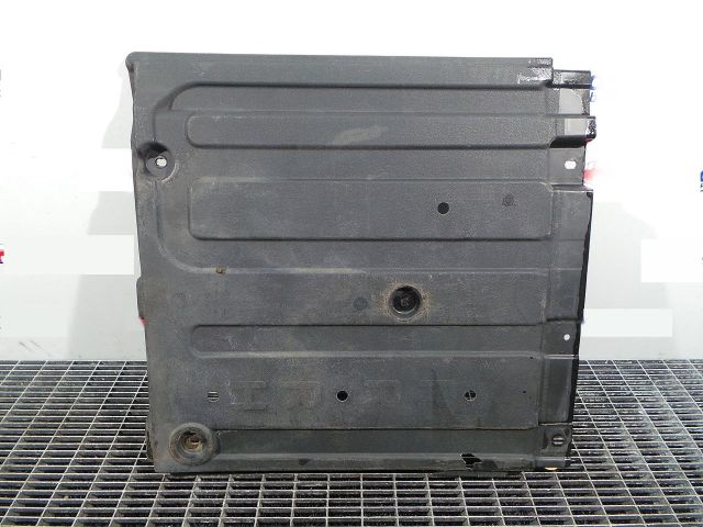 bontott HYUNDAI i40 Alsó Motorburkolat