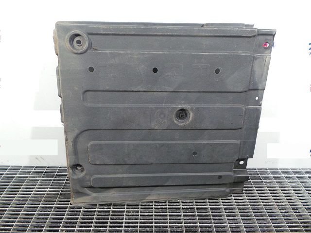 bontott HYUNDAI i40 Alsó Motorburkolat