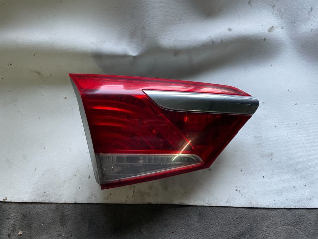 bontott HYUNDAI i40 Bal Belső Hátsó Lámpa