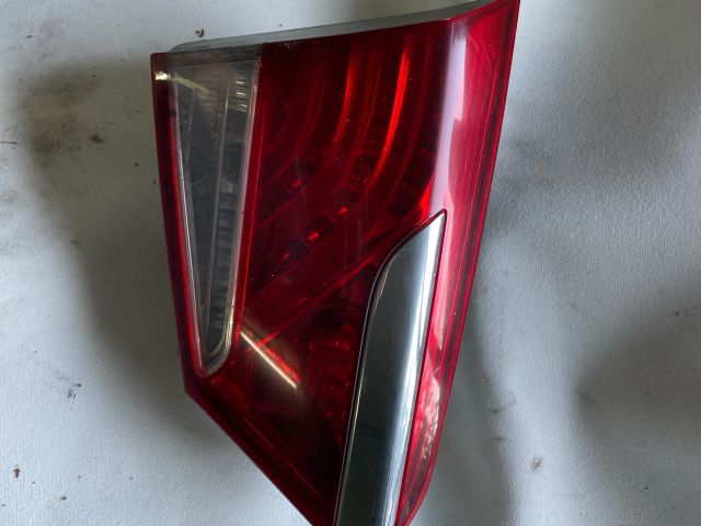 bontott HYUNDAI i40 Bal Belső Hátsó Lámpa