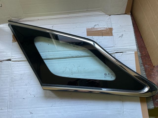 bontott HYUNDAI i40 Bal C Oszlop Oldalablak Üveg