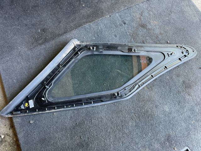 bontott HYUNDAI i40 Bal C Oszlop Oldalablak Üveg