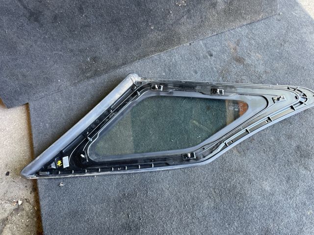 bontott HYUNDAI i40 Bal C Oszlop Oldalablak Üveg