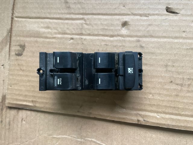 bontott HYUNDAI i40 Bal első Ablakemelő Kapcsoló