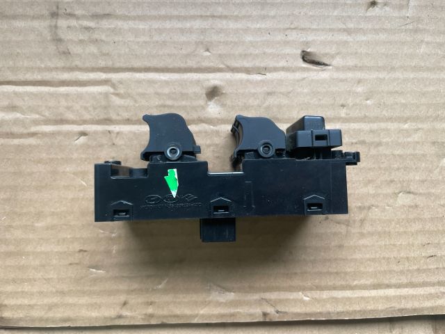 bontott HYUNDAI i40 Bal első Ablakemelő Kapcsoló