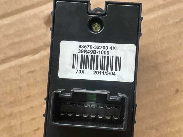 bontott HYUNDAI i40 Bal első Ablakemelő Kapcsoló