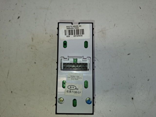 bontott HYUNDAI i40 Bal első Ablakemelő Kapcsoló