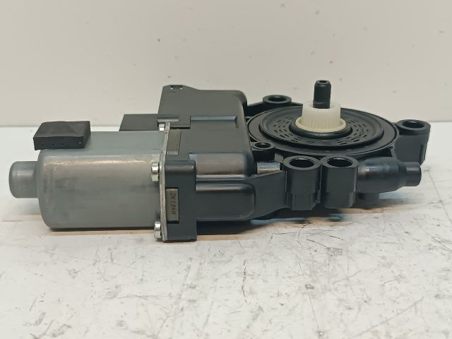 bontott HYUNDAI i40 Bal első Ablakemelő Motor