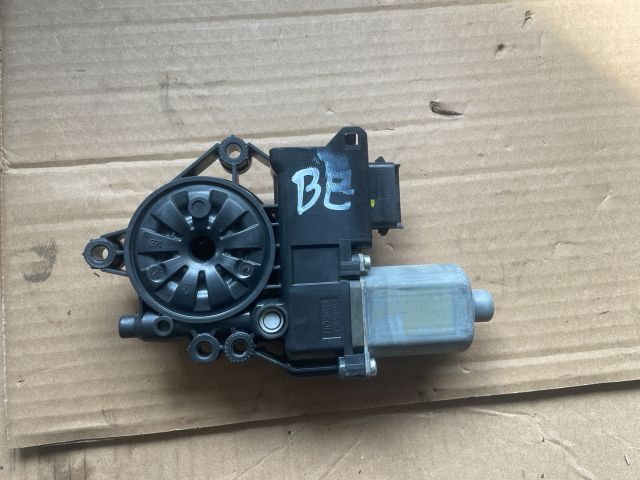 bontott HYUNDAI i40 Bal első Ablakemelő Motor