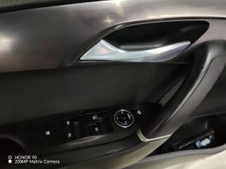 bontott HYUNDAI i40 Bal első Ajtó (Részeivel)