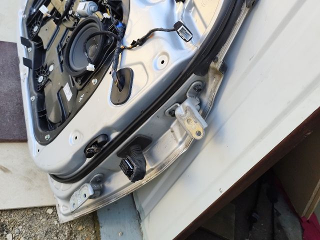 bontott HYUNDAI i40 Bal első Ajtó (Részeivel)