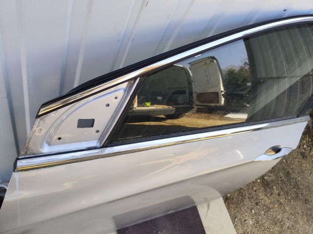 bontott HYUNDAI i40 Bal első Ajtó (Részeivel)