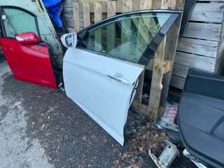 bontott HYUNDAI i40 Bal első Ajtó (Részeivel)