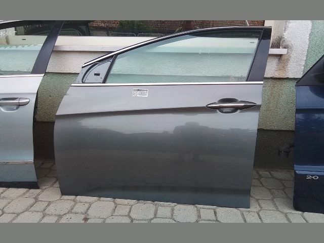 bontott HYUNDAI i40 Bal első Ajtó (Részeivel)