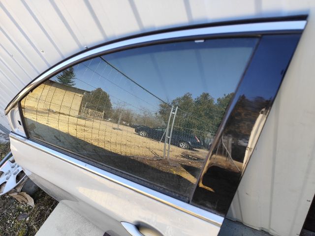 bontott HYUNDAI i40 Bal első Ajtó (Részeivel)