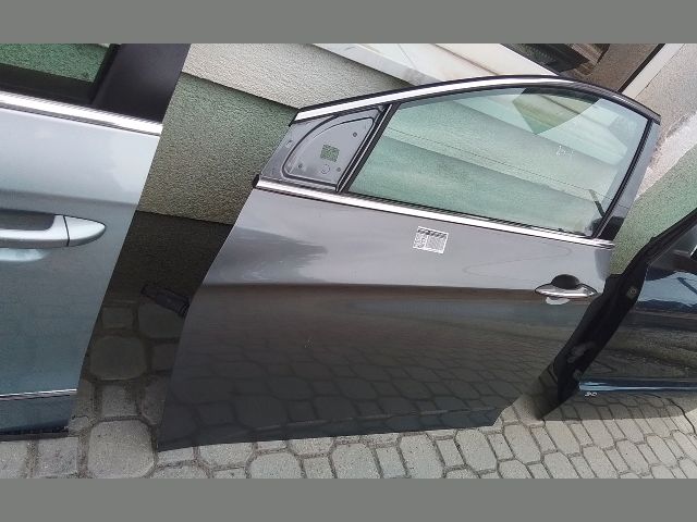 bontott HYUNDAI i40 Bal első Ajtó (Részeivel)