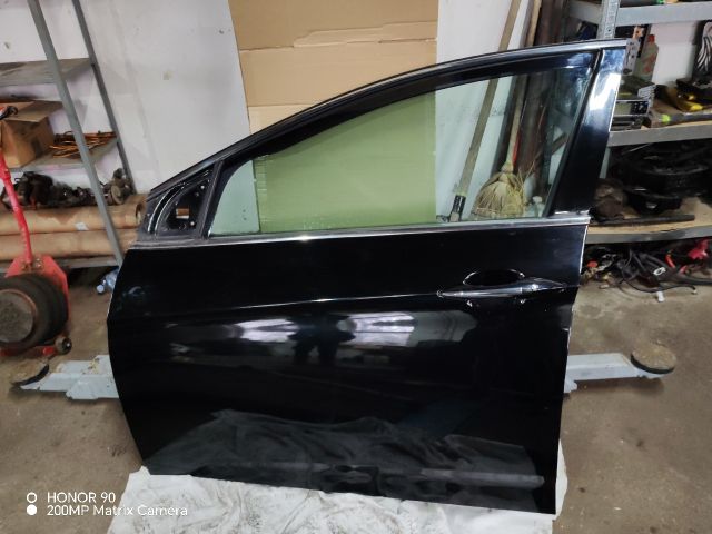 bontott HYUNDAI i40 Bal első Ajtó (Részeivel)