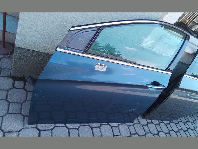 bontott HYUNDAI i40 Bal első Ajtó (Részeivel)